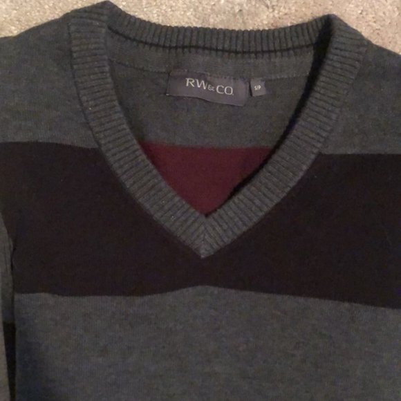 BNWOT RW&CO. Striped V-Neck Sweater Size: S - Picture 4 of 4